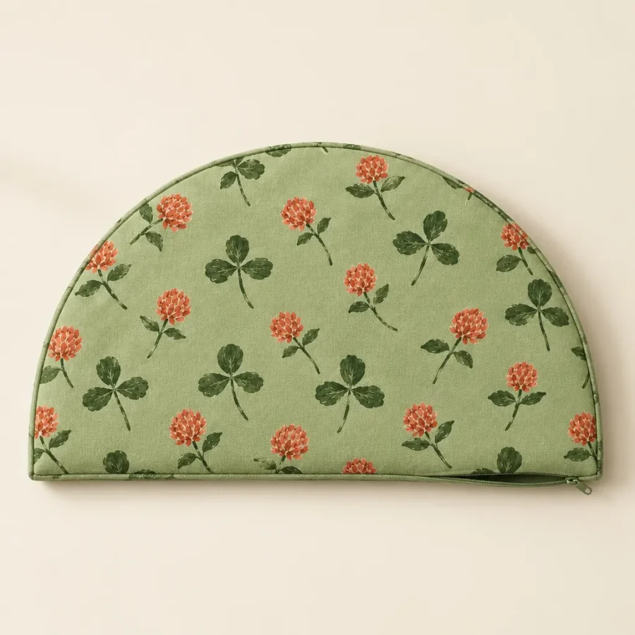 Arc Cover · Clover, laid flat and unzipped