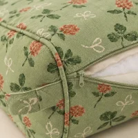 Clover Corner Block, close-up of the print and stitching