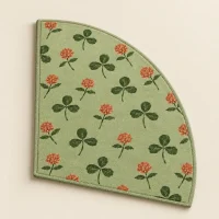 Clover Quarter-Round Mat, studio photo