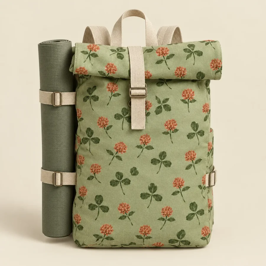 Clover Roll-Top Mat Pack, studio photo