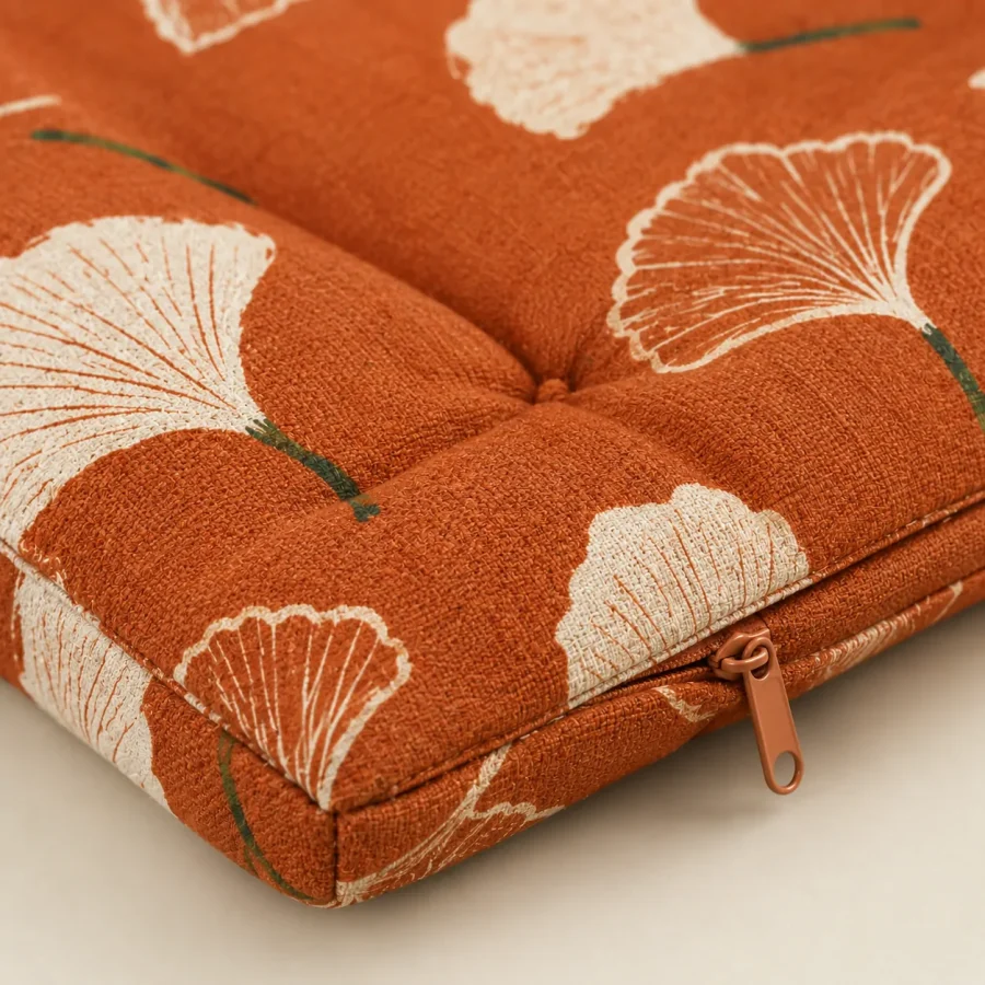 Ginkgo Three-Fold Floor Mat, close-up of the print and stitching